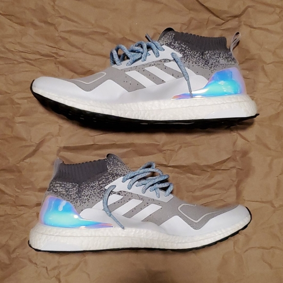 adidas Ultra Boost Mid - Picture 2 of 6